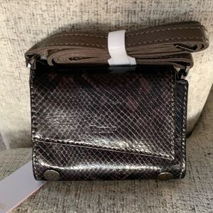 Hammitt Levy Small Crossbody Wallet in Olivine Snake!! BRAND NEW!!!